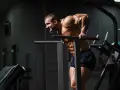 Triceps: Ile ćwiczeń i serii tygodniowo? Plan dla każdego!