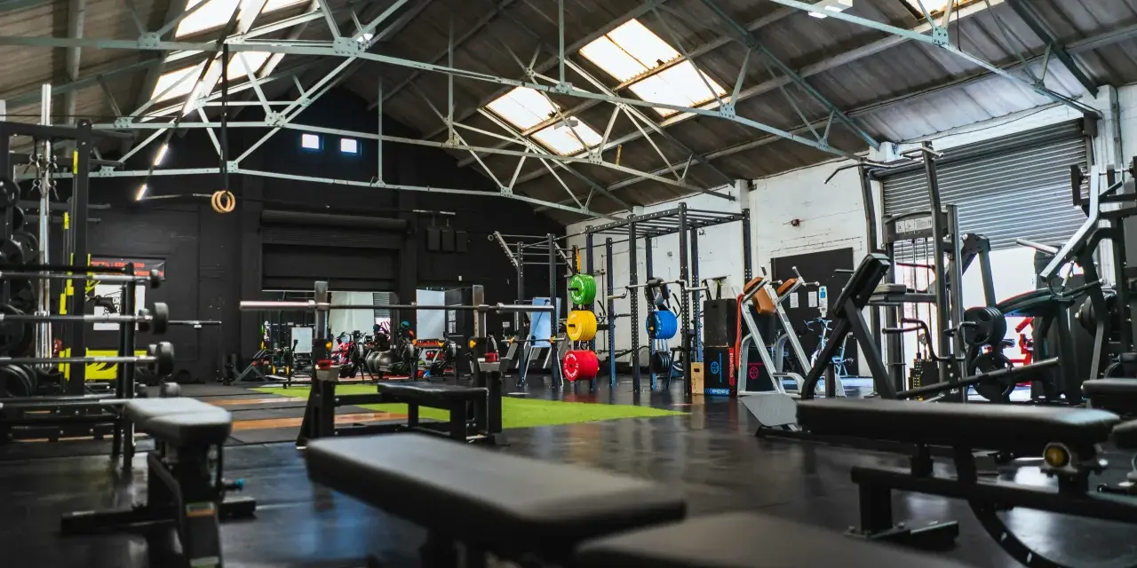 CrossFit Warszawa: Jak wybrać idealny box? Twój przewodnik
