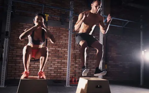 Trening CrossFit: Jak wygląda? Przewodnik dla początkujących
