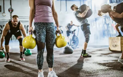 Trening obwodowy: Co to? Schudnij i zbuduj formę w 30 minut!