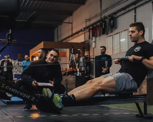 CrossFit czy siłownia? Wybierz idealny trening dla siebie!