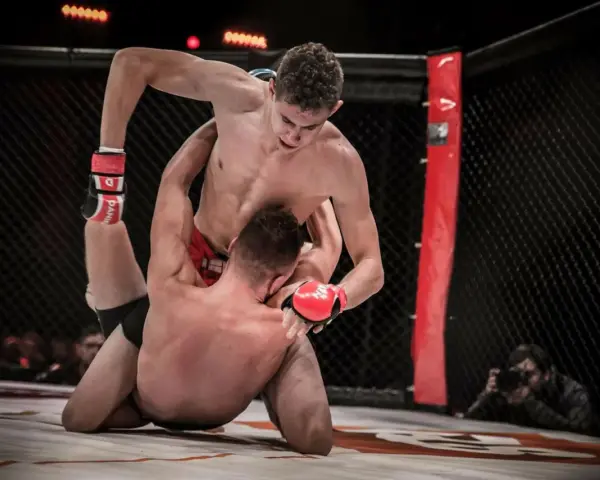 Waga półciężka: Ile kg w MMA i boksie? Zaskakujące różnice!