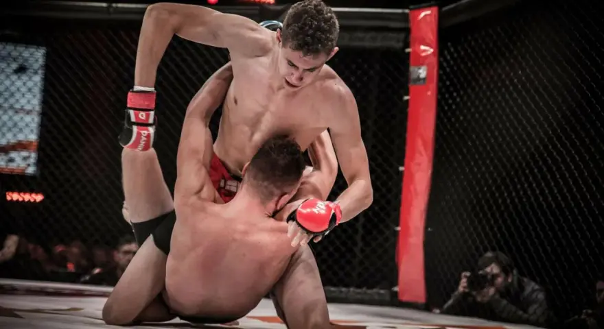 Waga półciężka: Ile kg w MMA i boksie? Zaskakujące różnice!