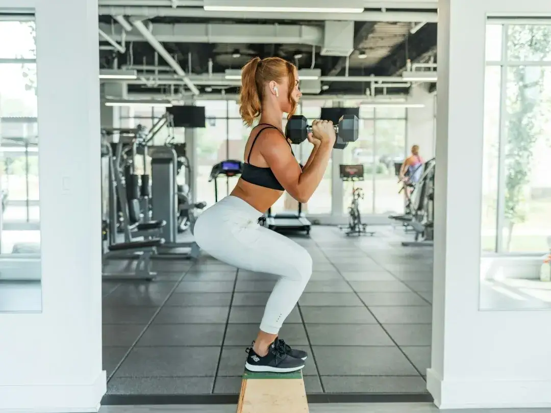ćwiczenia wielostawowe siłownia crossfit