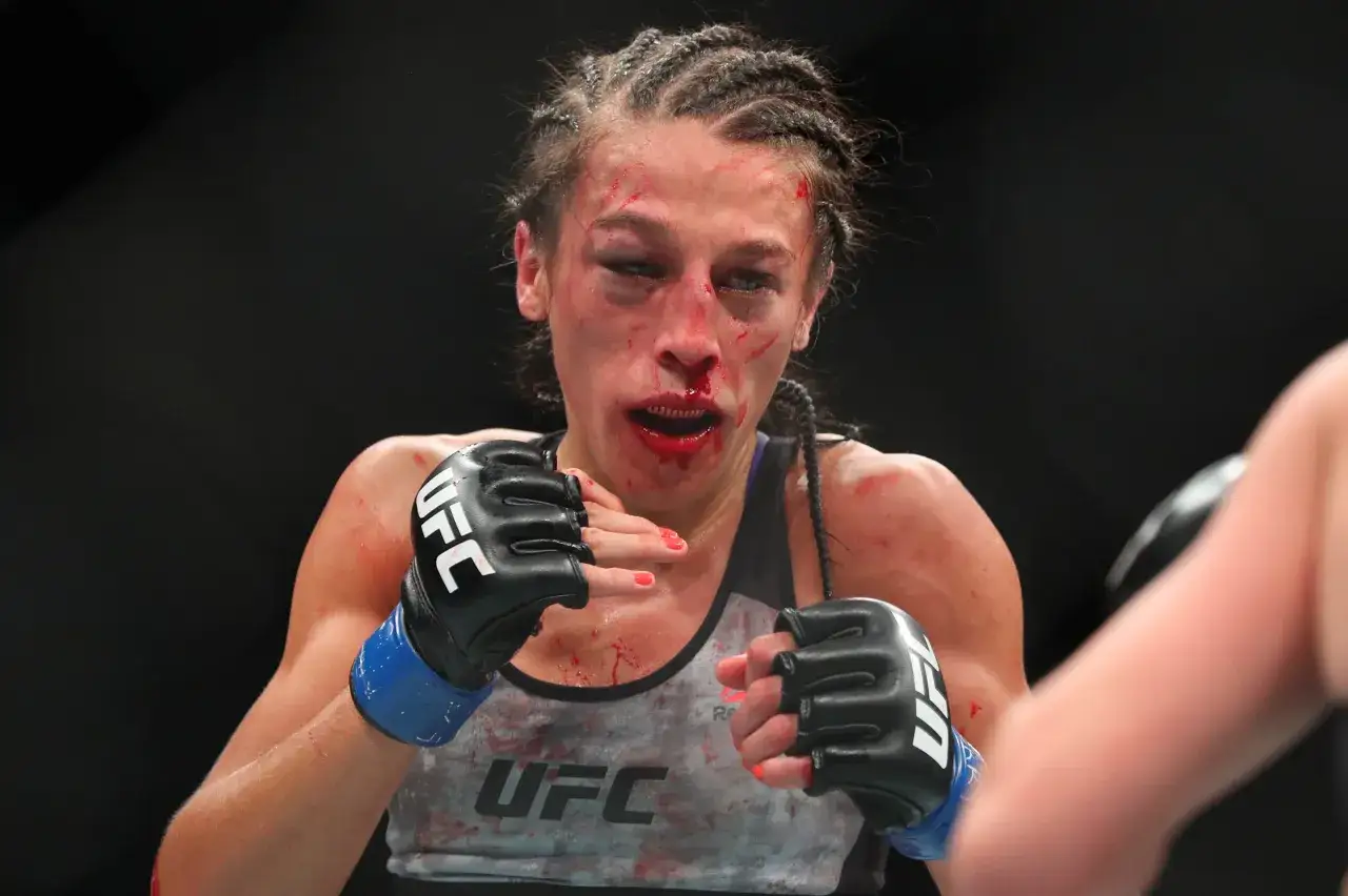 zawodniczka MMA zbijanie wagi